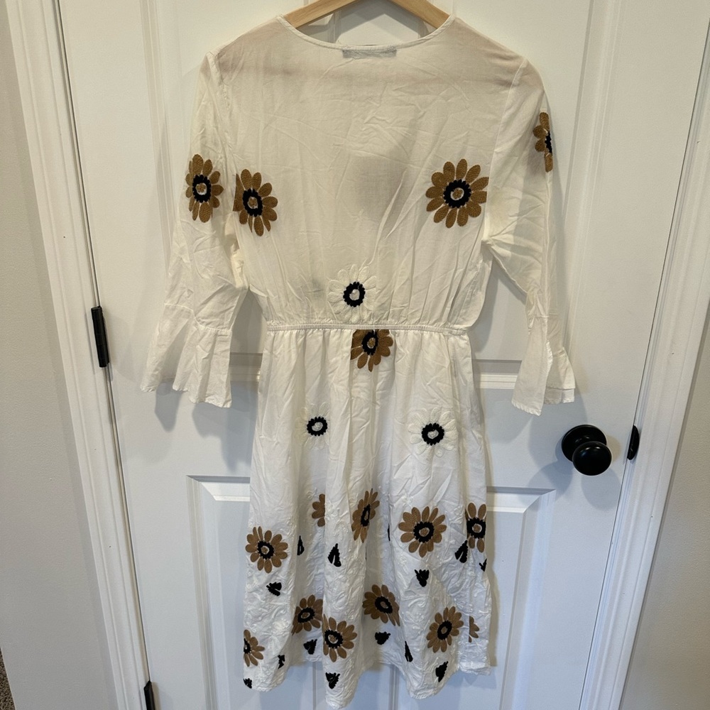 Dress - Picture 3 of 3